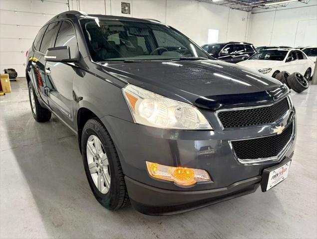 used 2009 Chevrolet Traverse car, priced at $5,950