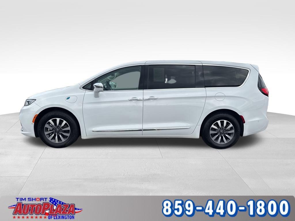 used 2022 Chrysler Pacifica Hybrid car, priced at $28,400
