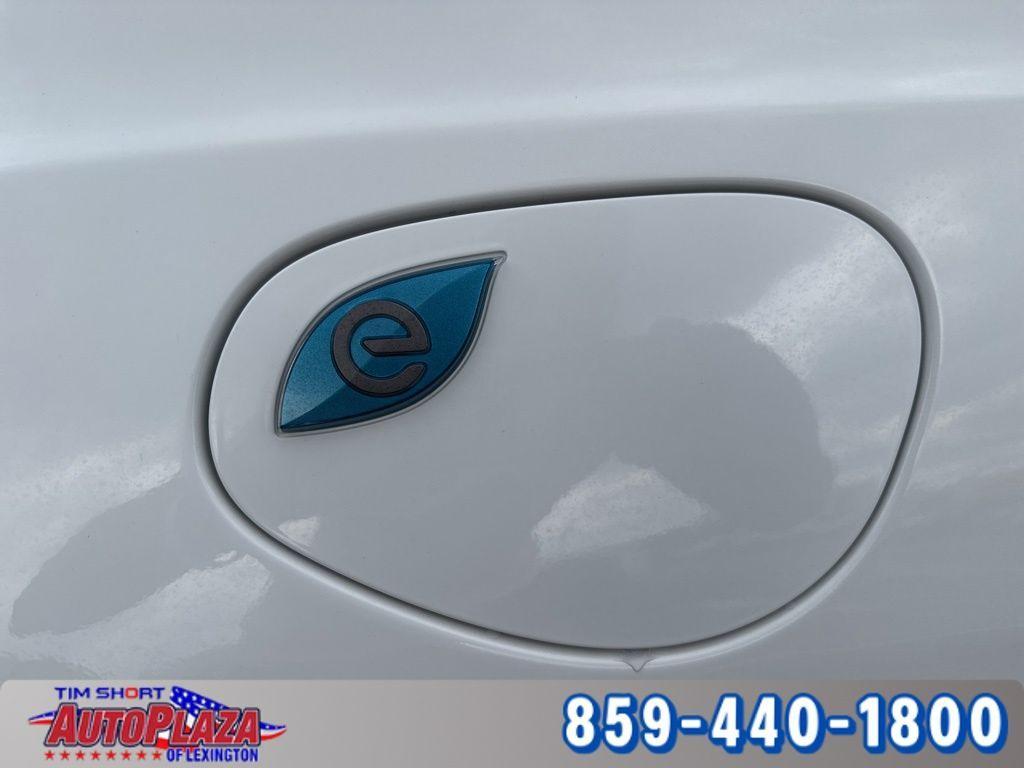 used 2022 Chrysler Pacifica Hybrid car, priced at $28,400