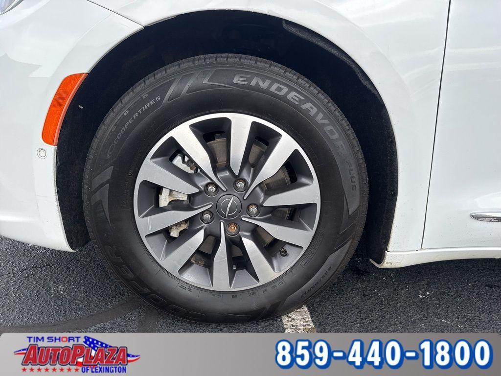 used 2022 Chrysler Pacifica Hybrid car, priced at $28,400