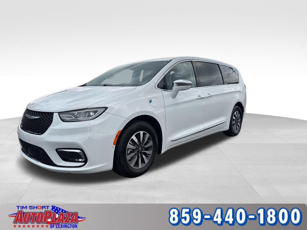 used 2022 Chrysler Pacifica Hybrid car, priced at $28,400