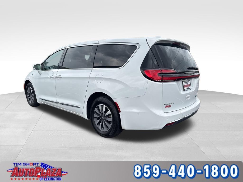 used 2022 Chrysler Pacifica Hybrid car, priced at $28,400