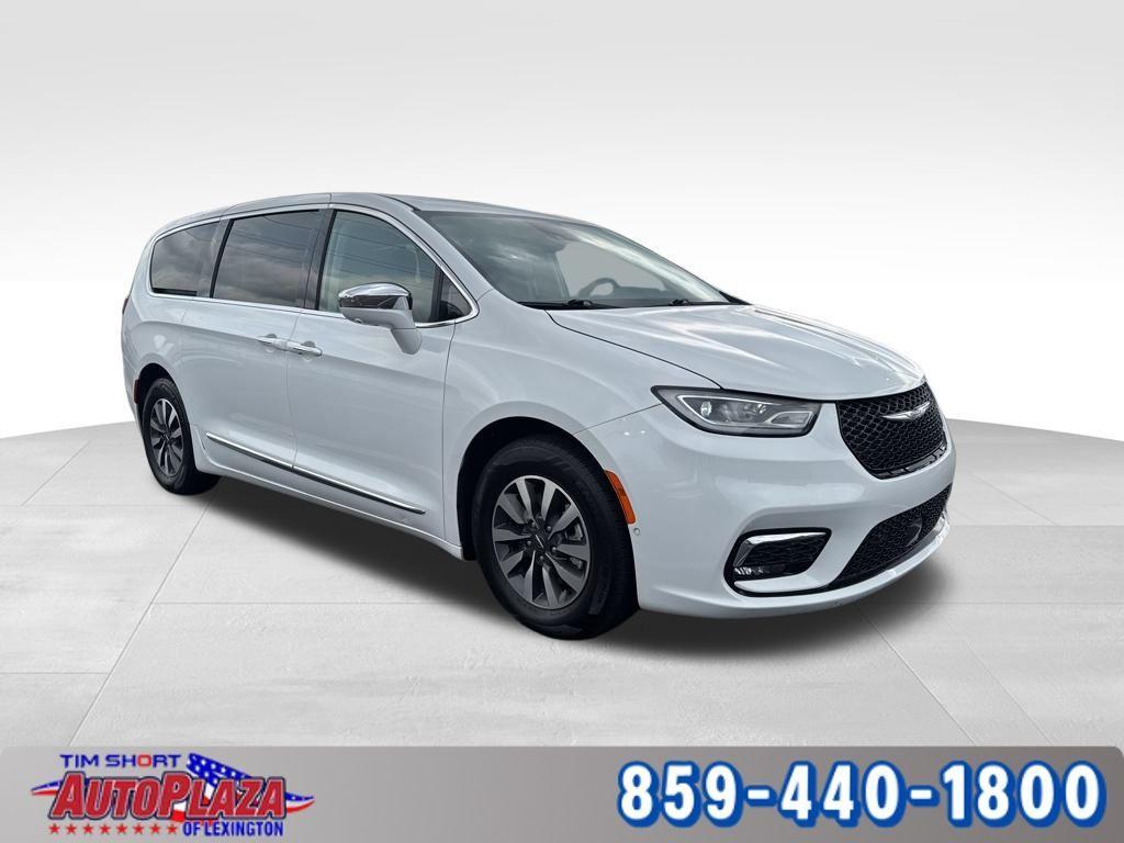 used 2022 Chrysler Pacifica Hybrid car, priced at $28,400