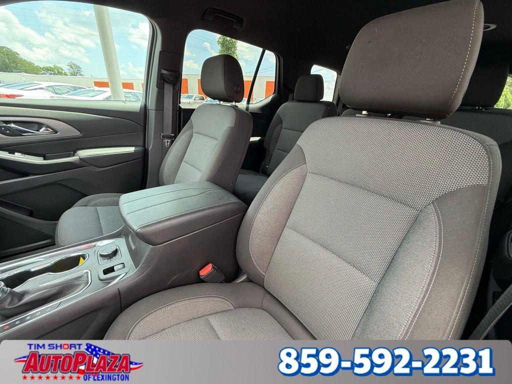 used 2023 Chevrolet Traverse car, priced at $30,500