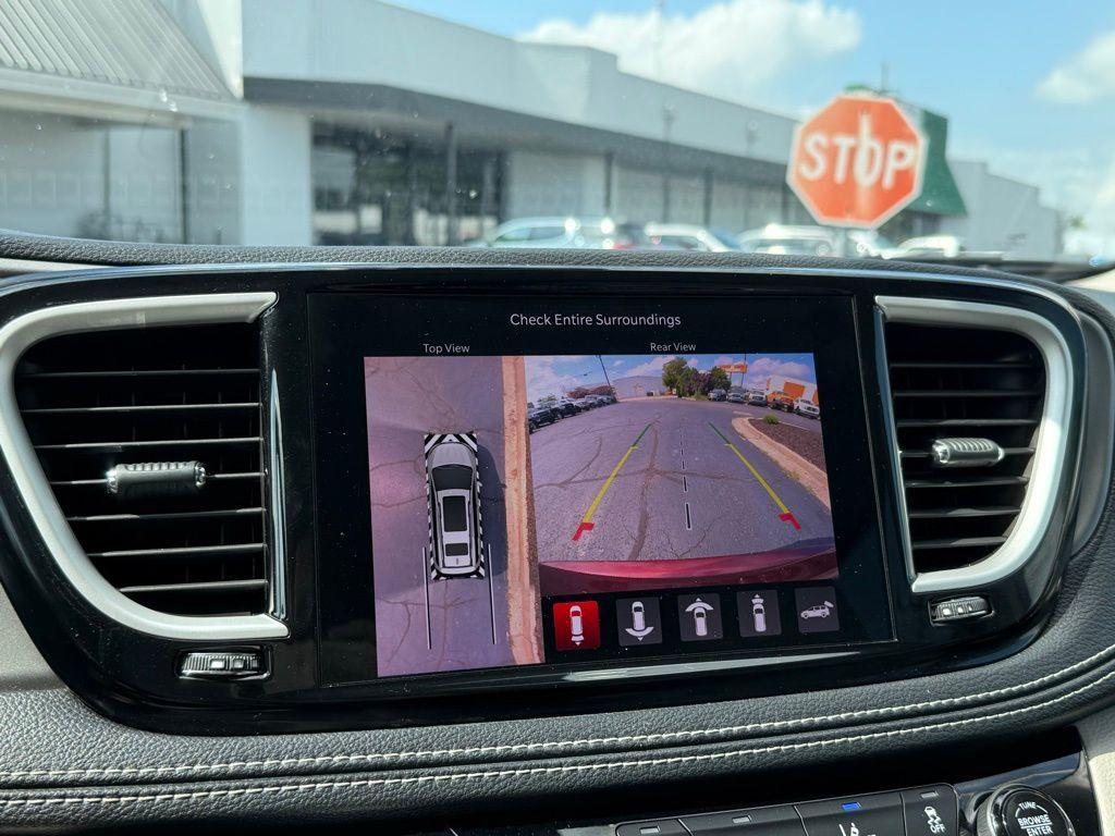 used 2021 Chrysler Pacifica Hybrid car, priced at $22,242