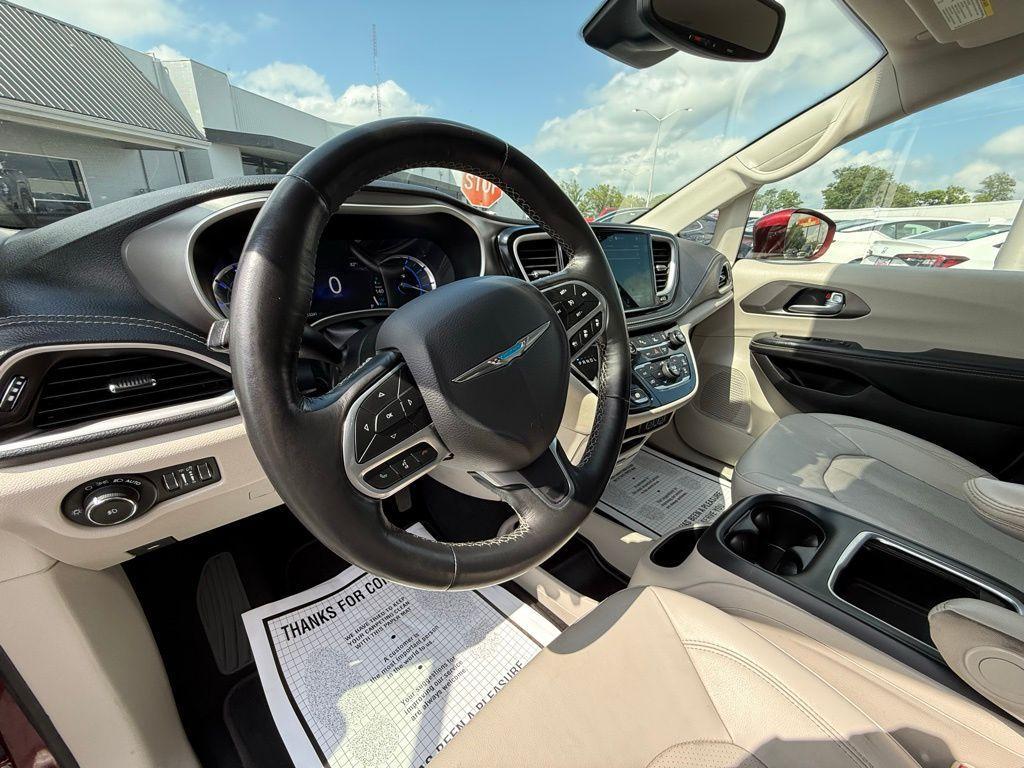used 2021 Chrysler Pacifica Hybrid car, priced at $22,242