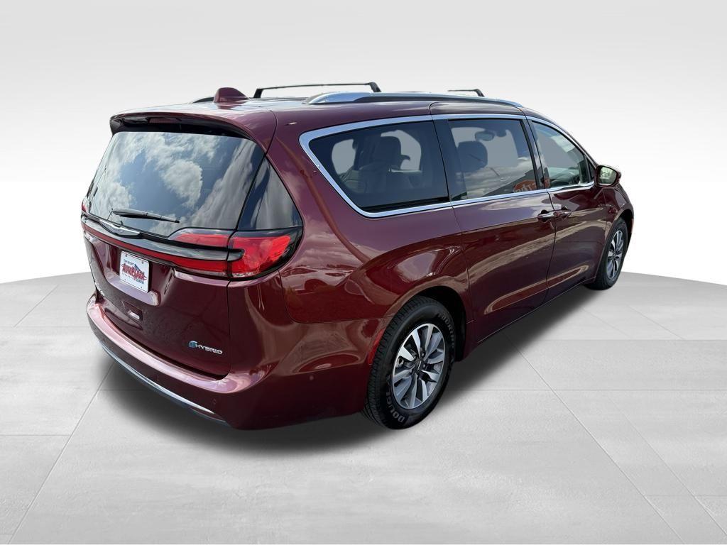 used 2021 Chrysler Pacifica Hybrid car, priced at $22,242