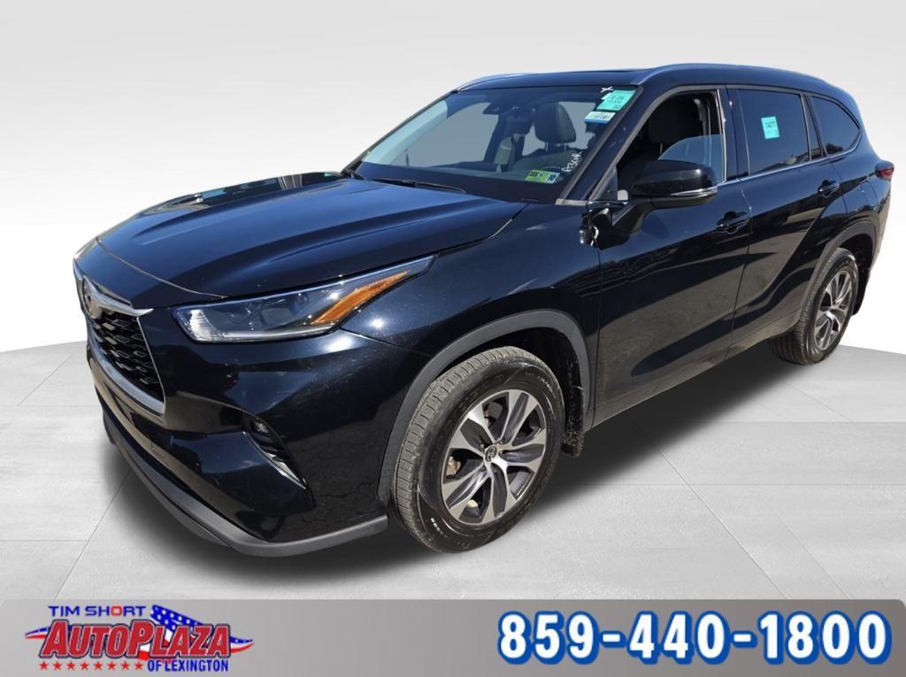 used 2022 Toyota Highlander car, priced at $26,900