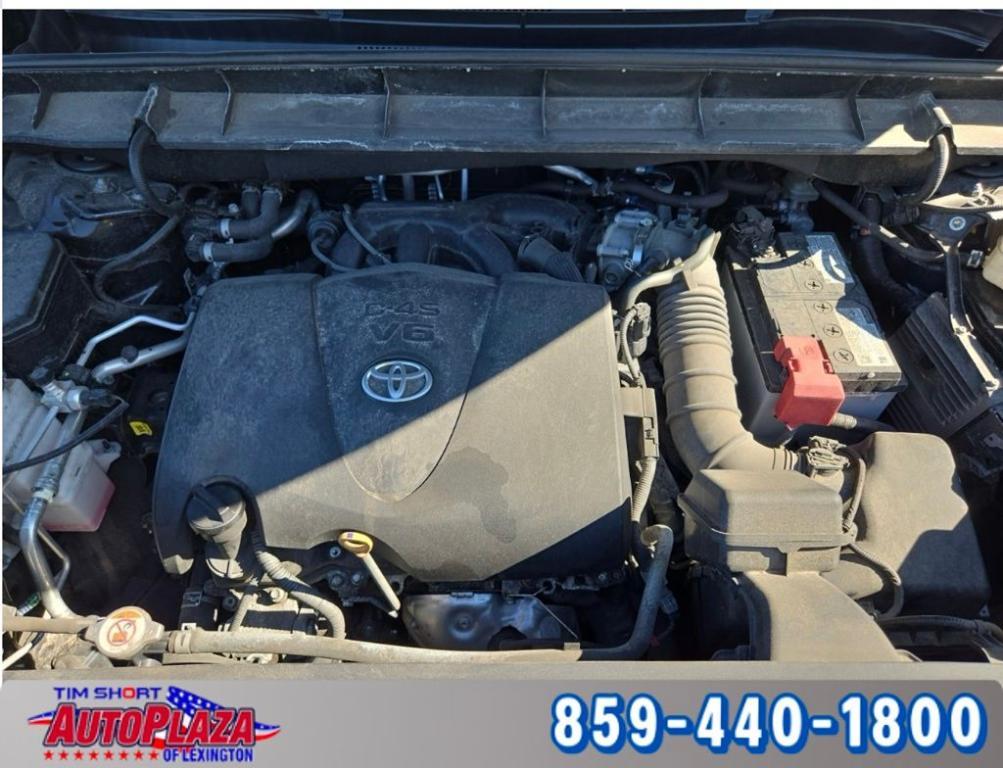 used 2022 Toyota Highlander car, priced at $26,900