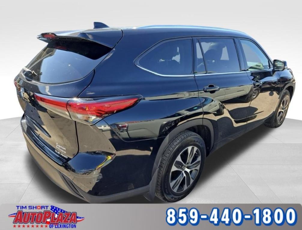 used 2022 Toyota Highlander car, priced at $26,900