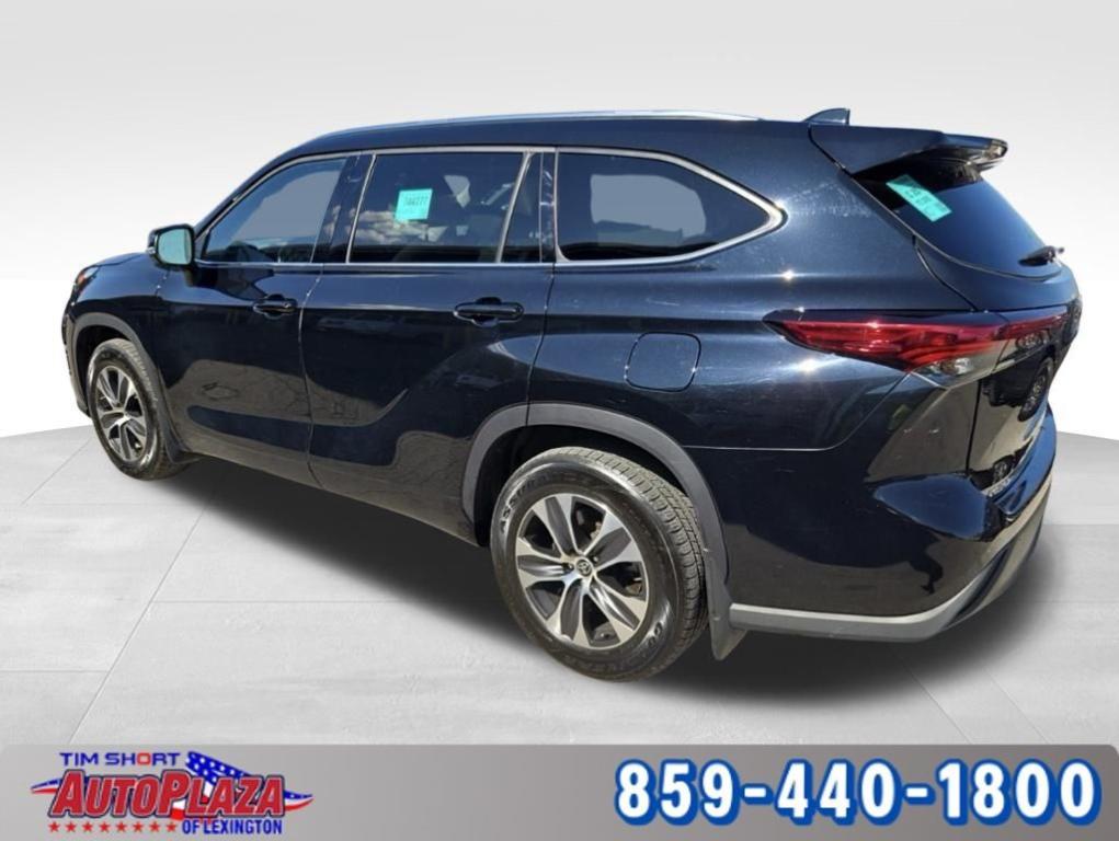 used 2022 Toyota Highlander car, priced at $26,900