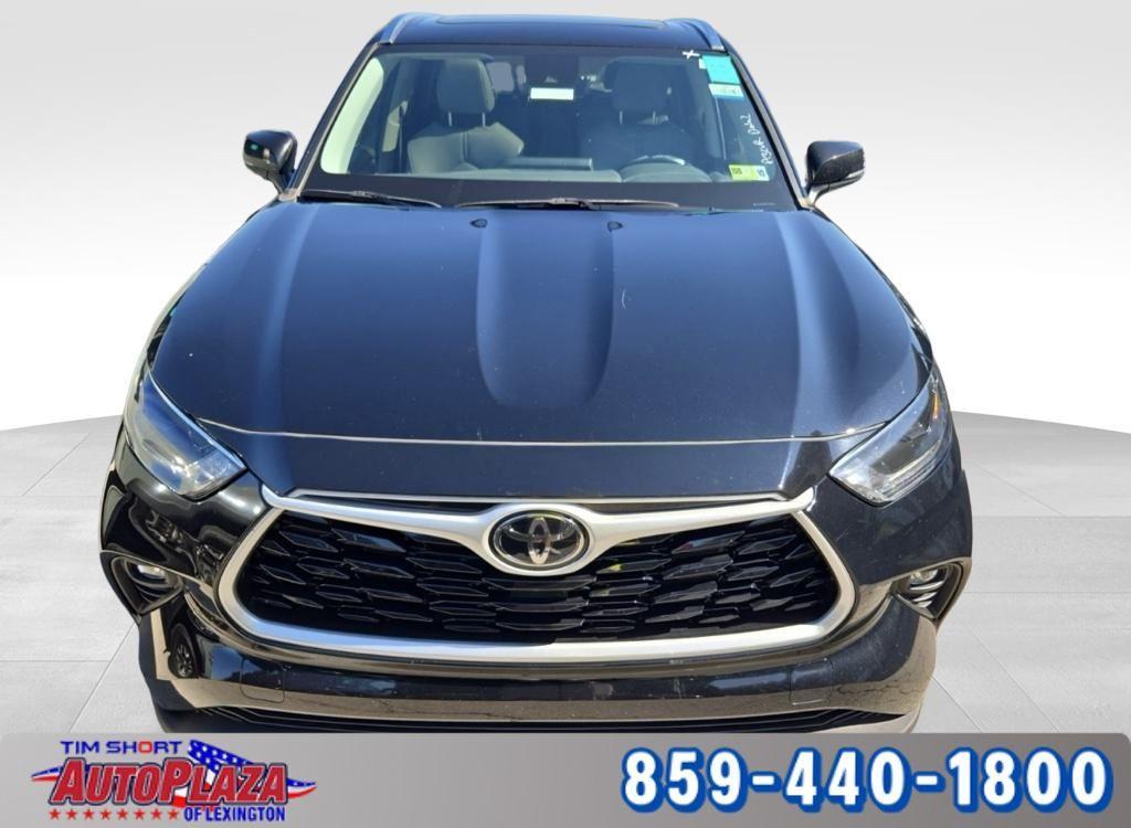 used 2022 Toyota Highlander car, priced at $26,900