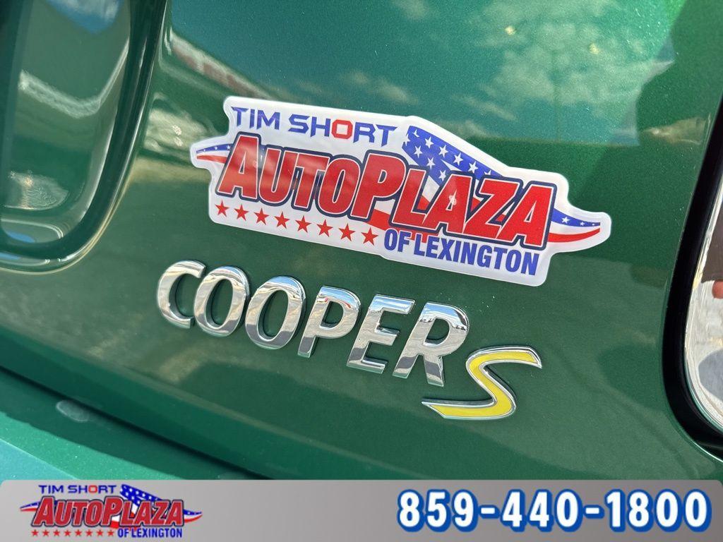 used 2023 MINI SE Hardtop car, priced at $21,000