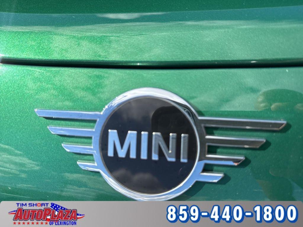 used 2023 MINI SE Hardtop car, priced at $21,000