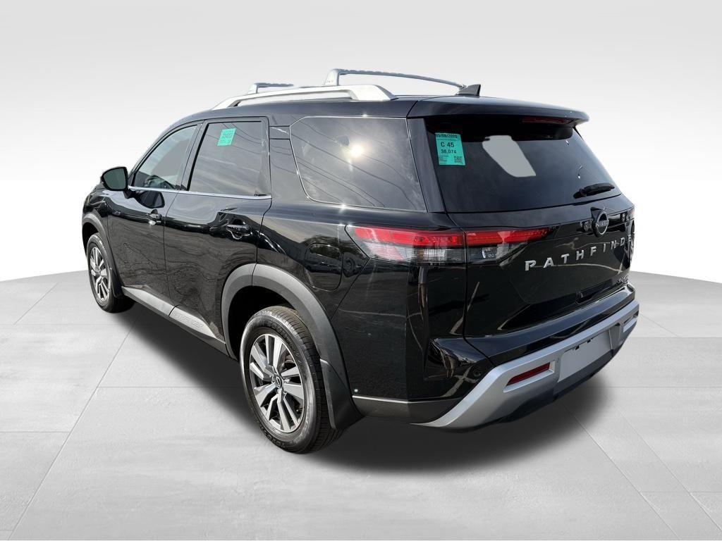 used 2022 Nissan Pathfinder car, priced at $31,990