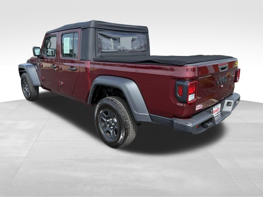 used 2022 Jeep Gladiator car, priced at $27,176