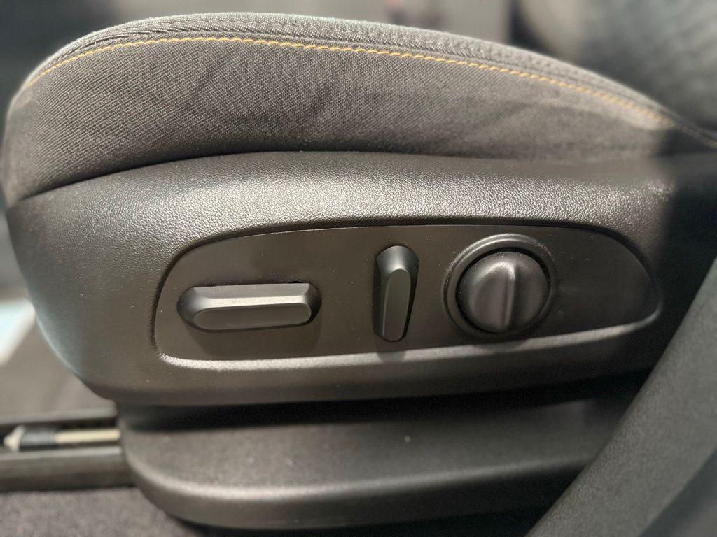 used 2021 Chevrolet Equinox car, priced at $19,546