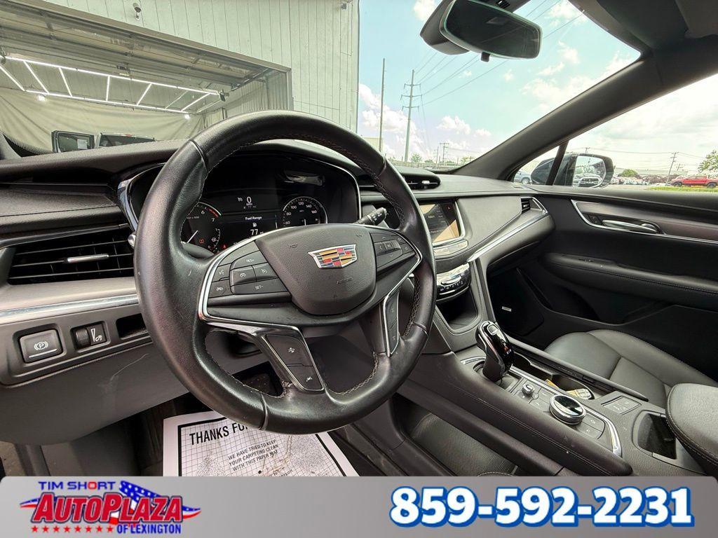 used 2022 Cadillac XT5 car, priced at $29,900