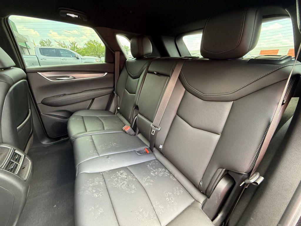 used 2022 Cadillac XT5 car, priced at $32,278