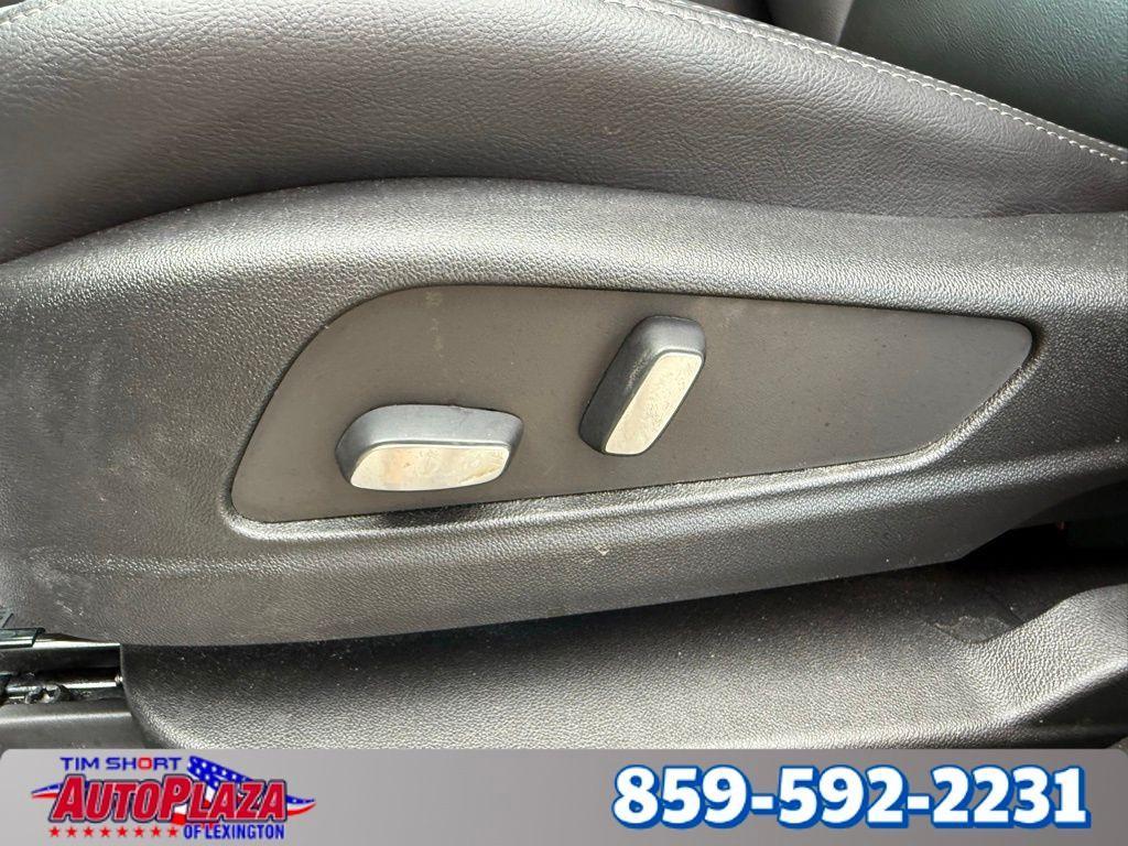 used 2022 Cadillac XT5 car, priced at $29,900