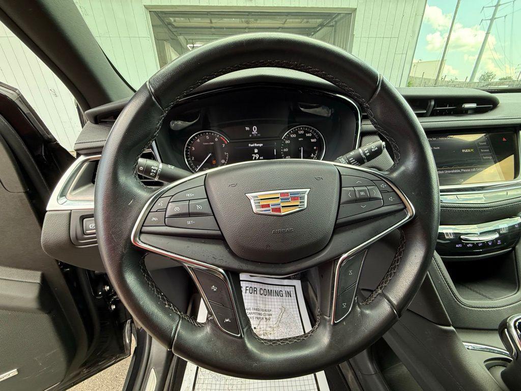 used 2022 Cadillac XT5 car, priced at $30,000