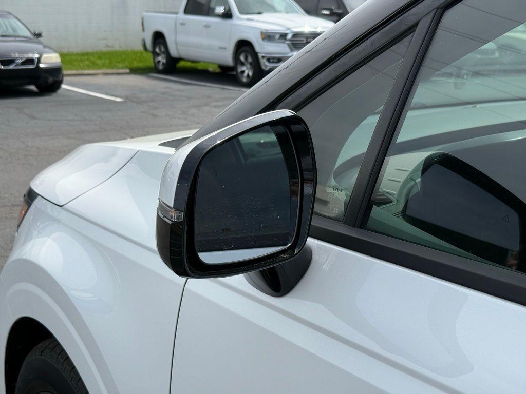used 2024 Kia Carnival car, priced at $41,156