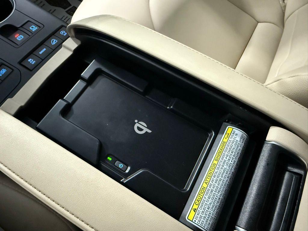 used 2022 Toyota Highlander car, priced at $40,074