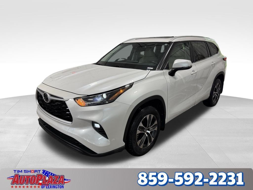 used 2022 Toyota Highlander car, priced at $38,000