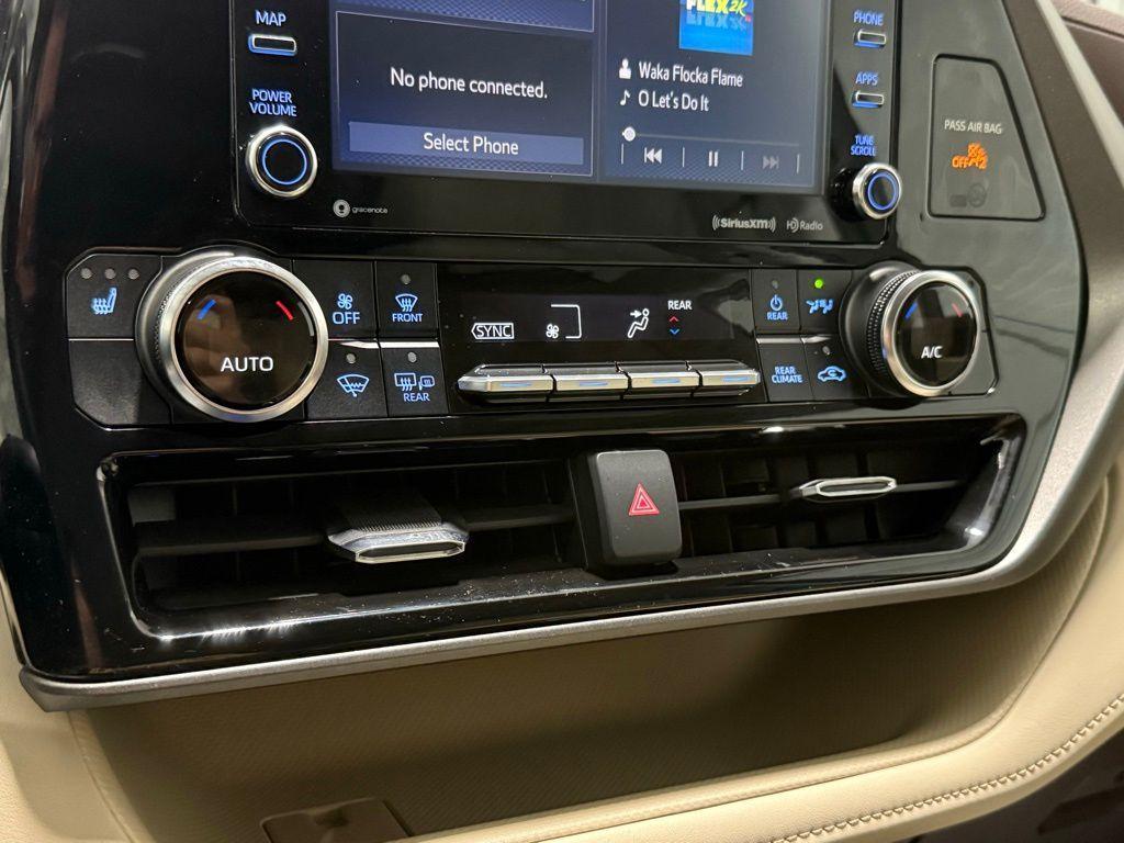 used 2022 Toyota Highlander car, priced at $40,074