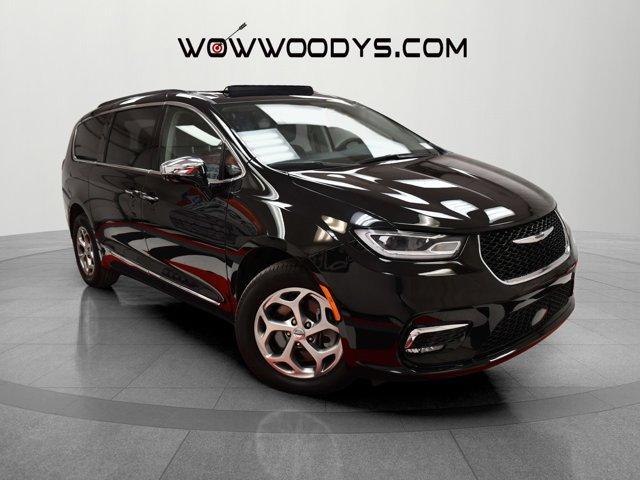 used 2023 Chrysler Pacifica car, priced at $39,886