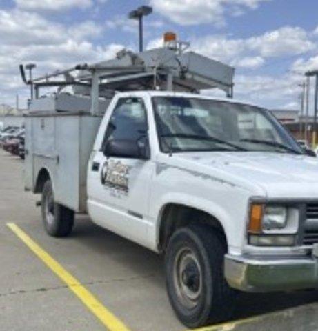 used 2000 Chevrolet Silverado 3500 car, priced at $8,888