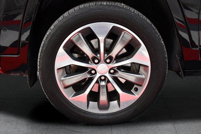 used 2019 Jeep Cherokee car, priced at $24,997