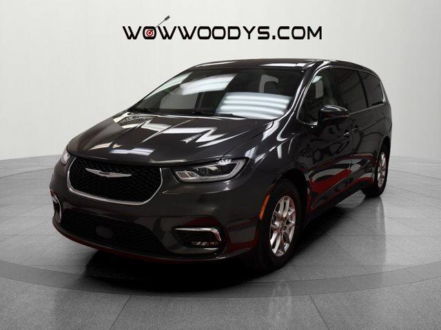 used 2023 Chrysler Pacifica car, priced at $24,772