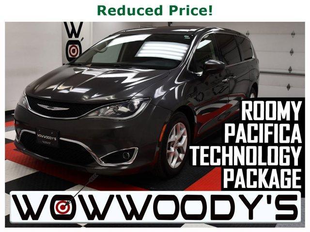 used 2017 Chrysler Pacifica car, priced at $9,889