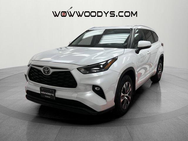 used 2022 Toyota Highlander car, priced at $33,730