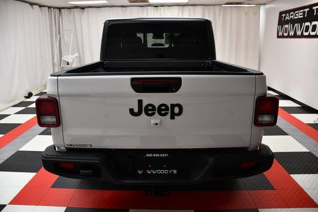 new 2024 Jeep Gladiator car, priced at $50,047