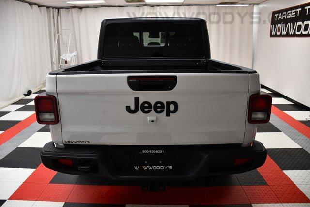 new 2024 Jeep Gladiator car, priced at $50,797