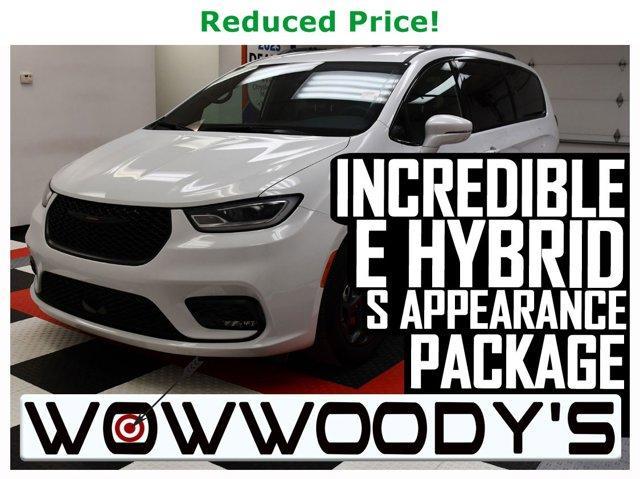 used 2021 Chrysler Pacifica Hybrid car, priced at $37,568