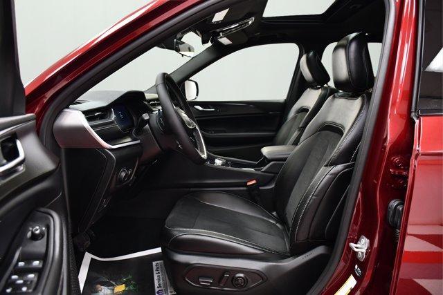 used 2025 Jeep Grand Cherokee car, priced at $41,797