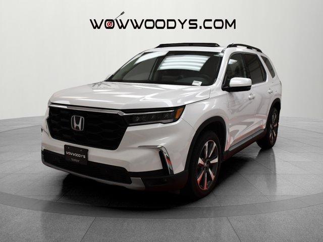 used 2025 Honda Pilot car, priced at $43,990