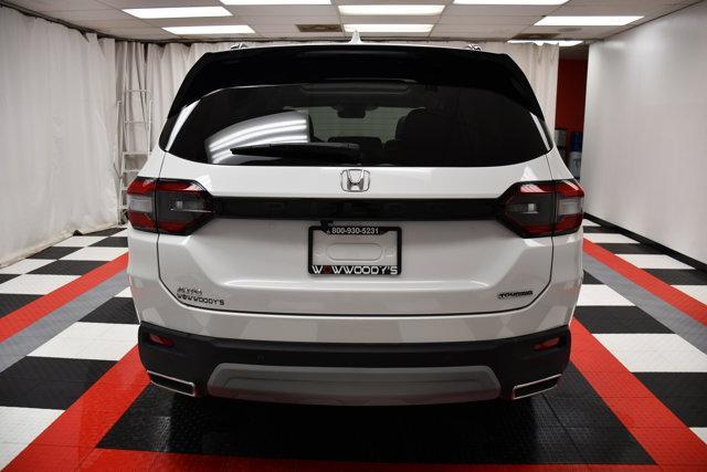 used 2025 Honda Pilot car, priced at $46,888