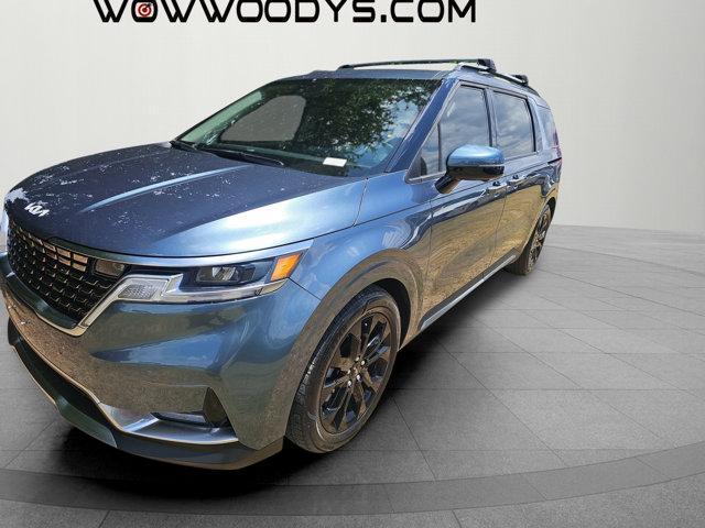 used 2022 Kia Carnival car