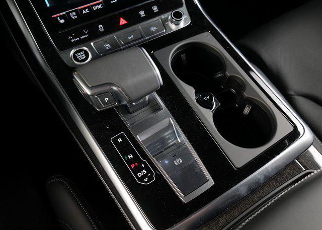 new 2025 Audi Q7 car, priced at $81,705