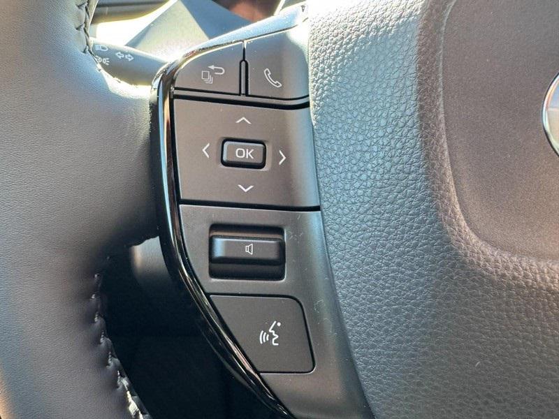 new 2026 Toyota Prius Plug-In Hybrid car, priced at $42,274