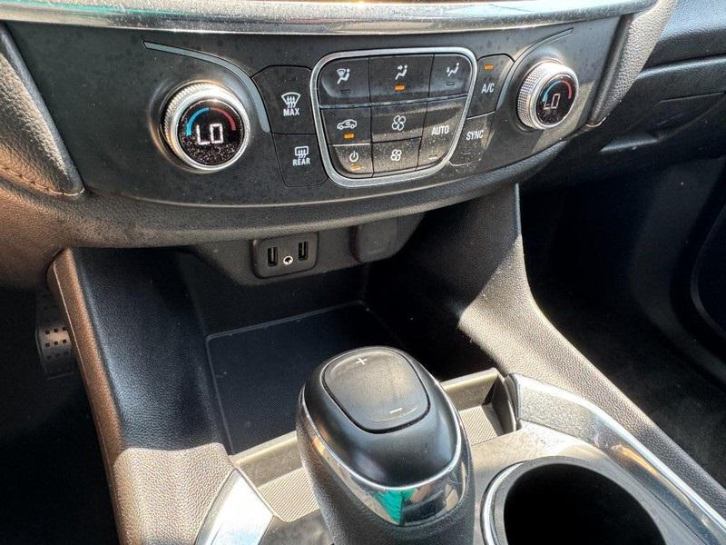 used 2020 Chevrolet Traverse car, priced at $17,000