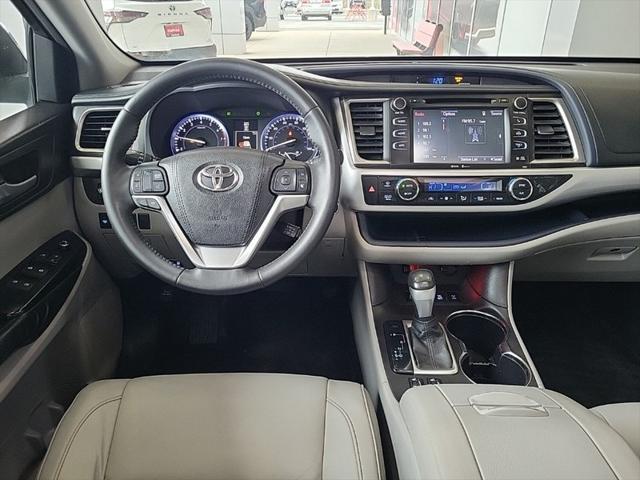 used 2015 Toyota Highlander car, priced at $14,500