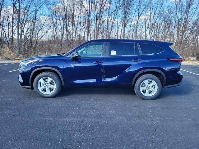 used 2024 Toyota Highlander car, priced at $40,900