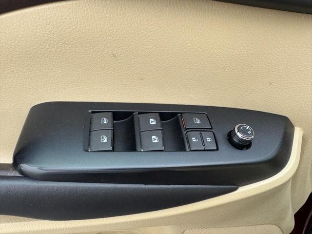 used 2018 Toyota Highlander car, priced at $26,500