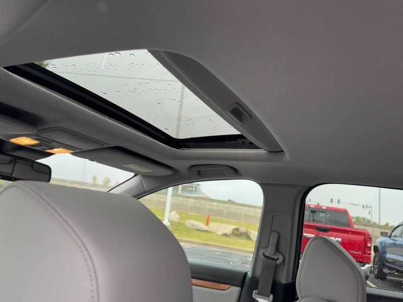 used 2018 Honda CR-V car, priced at $17,000