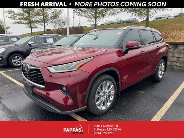 used 2020 Toyota Highlander car, priced at $33,000